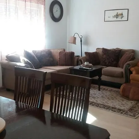 City Rooms Podgorica ゲストハウス ポドゴリツァ